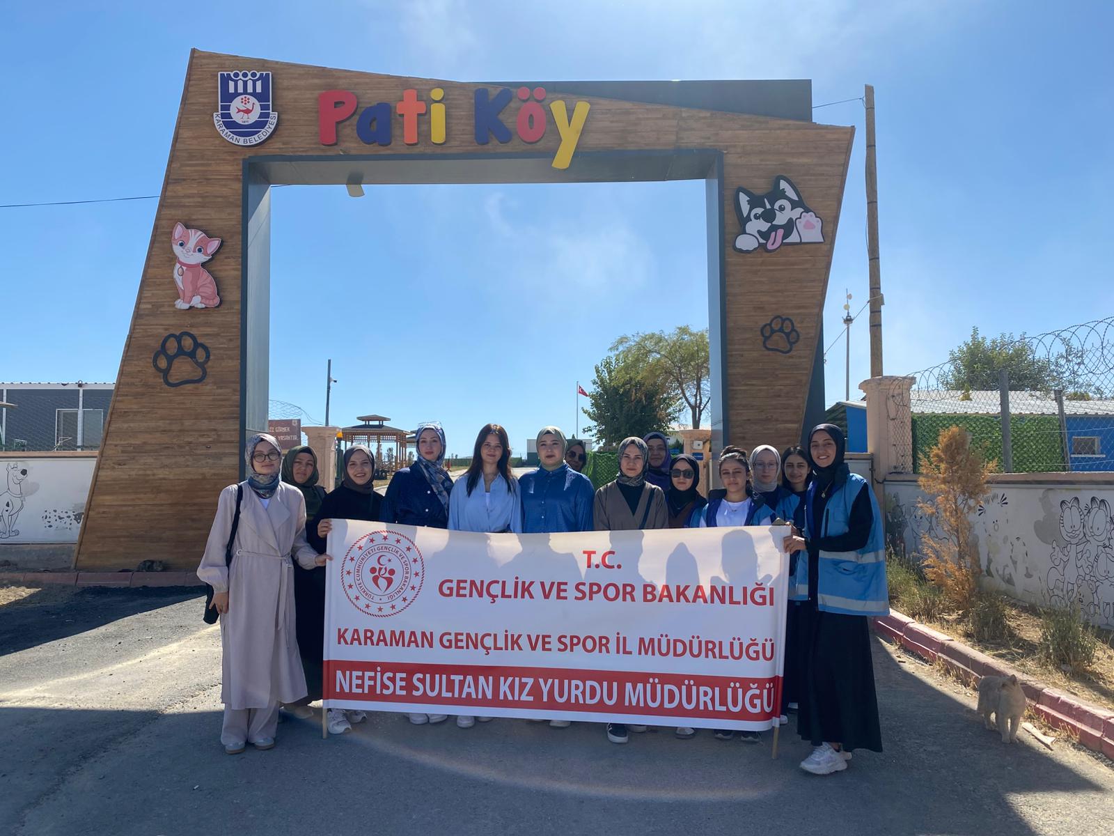 Yurt Öğrencilerinden Hayvan Sevgisini Pekiştiren Anlamlı Ziyaret