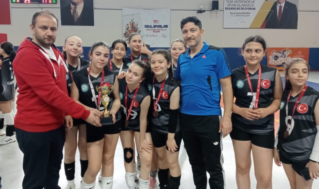 KULÜPLER ARASI MİDİ VOLEYBOL İL BİRİNCİLİĞİ SONA ERD