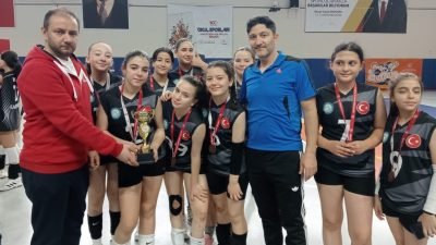 KULÜPLER ARASI MİDİ VOLEYBOL İL BİRİNCİLİĞİ SONA ERD