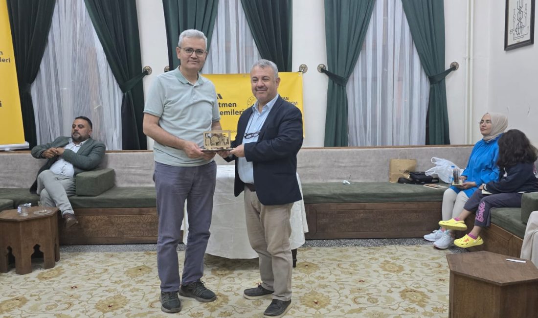 Edebiyat Akademisinde “Yazarlar Niçin