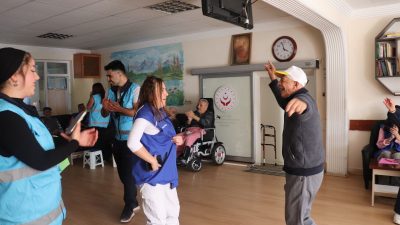 YAŞLILAR GÜNÜ’NDE GÖNÜLLERE DOKUNAN BULUŞMA