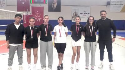Karaman’da düzenlenen Badminton İl Birinciliği
