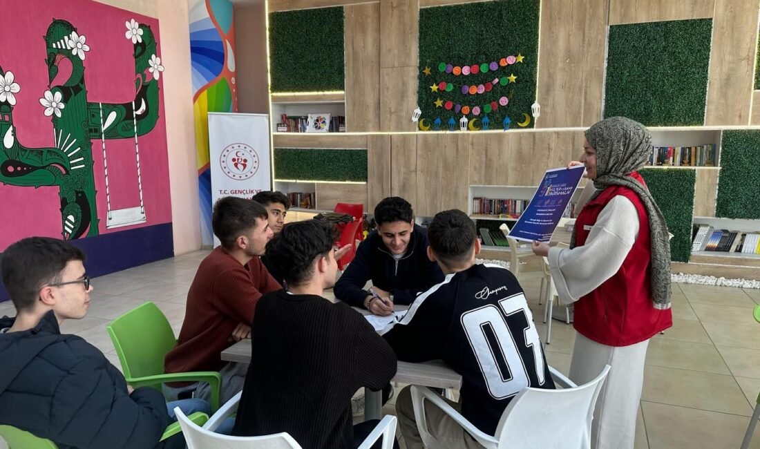 Karaman’da gençlerin sanatsal yeteneklerini sergilemelerine