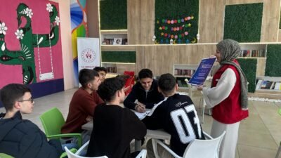 Karaman’da gençlerin sanatsal yeteneklerini sergilemelerine