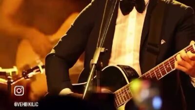 Ünlü müzik grubu Ayna, “30.