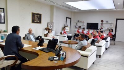 Karamanlı gençlerin, Yunanistan’da düzenlenen robot