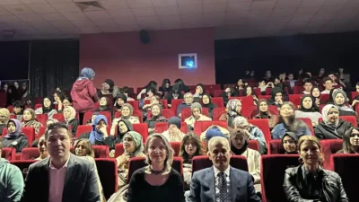 Karaman Anadolu Mektebi öğrencileri, Türk edebiyatının önemli isimlerinden Necip Fazıl