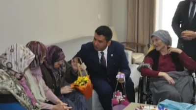 Ermenek Kaymakamı Uğur Muzaffer Çam, Anneler Günü vesilesiyle Ermenek Belediye