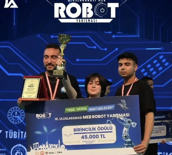Antalya’da düzenlenen 18. Uluslararası MEB Robot Yarışması’nda Karamanlı öğrenciler büyük