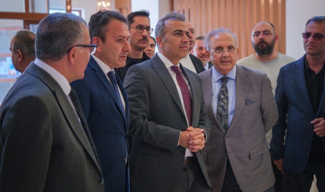Karaman Valisi Hayrettin Çiçek, Ermenek ilçesinde bulunan Ahmet Keleşoğlu Kent