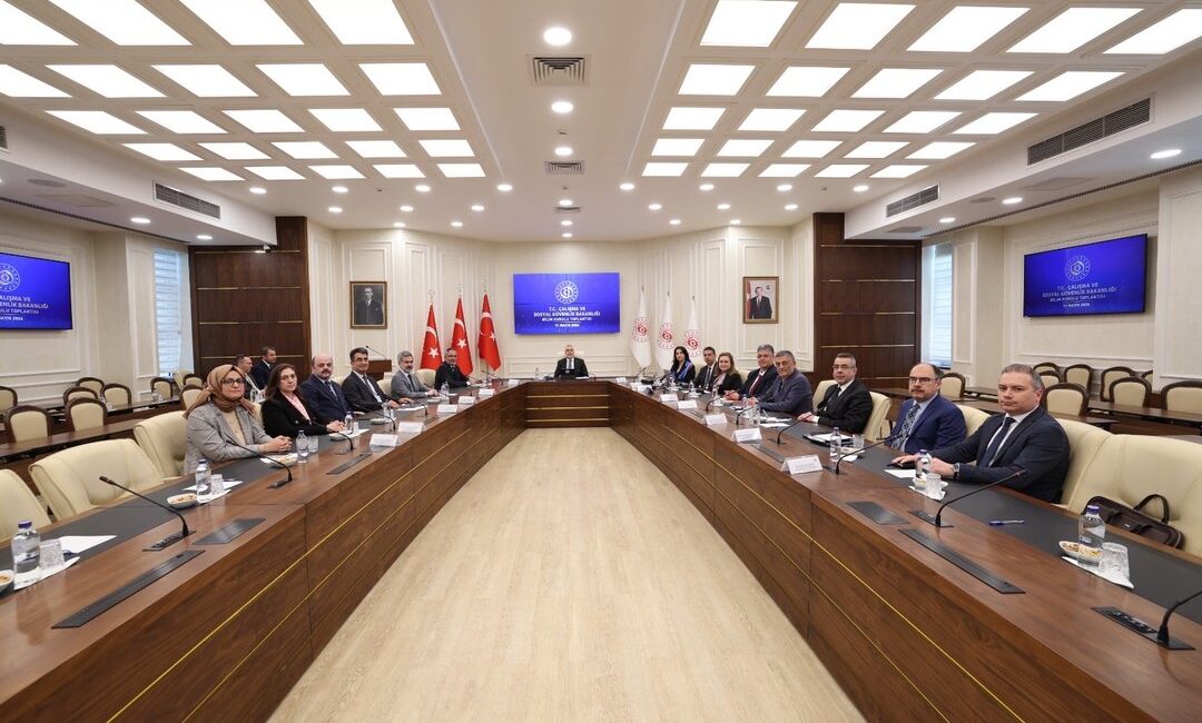 Çalışma ve Sosyal Güvenlik Bakanı Prof. Dr. Vedat Işıkhan başkanlığında