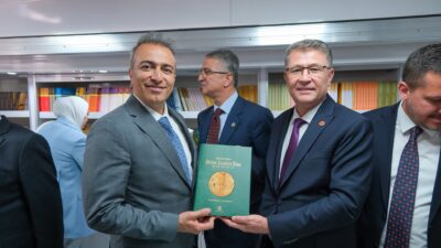 Karaman Valisi Hayrettin Çiçek, Karamanoğlu Mehmetbey Üniversitesi’nde düzenlenen “Dijital Çağda