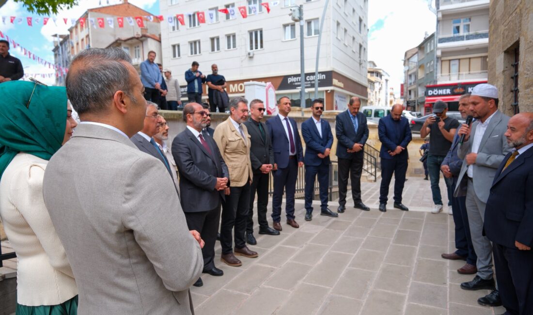 Karaman Valisi Hayrettin Çiçek ve eşi Berna Çiçek, 749. Türk