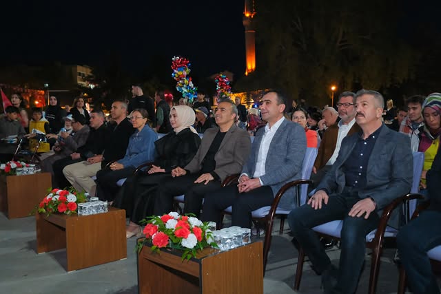 Karaman Valisi Hayrettin Çiçek ve eşi Berna Çiçek Hanımefendi, düzenlenen