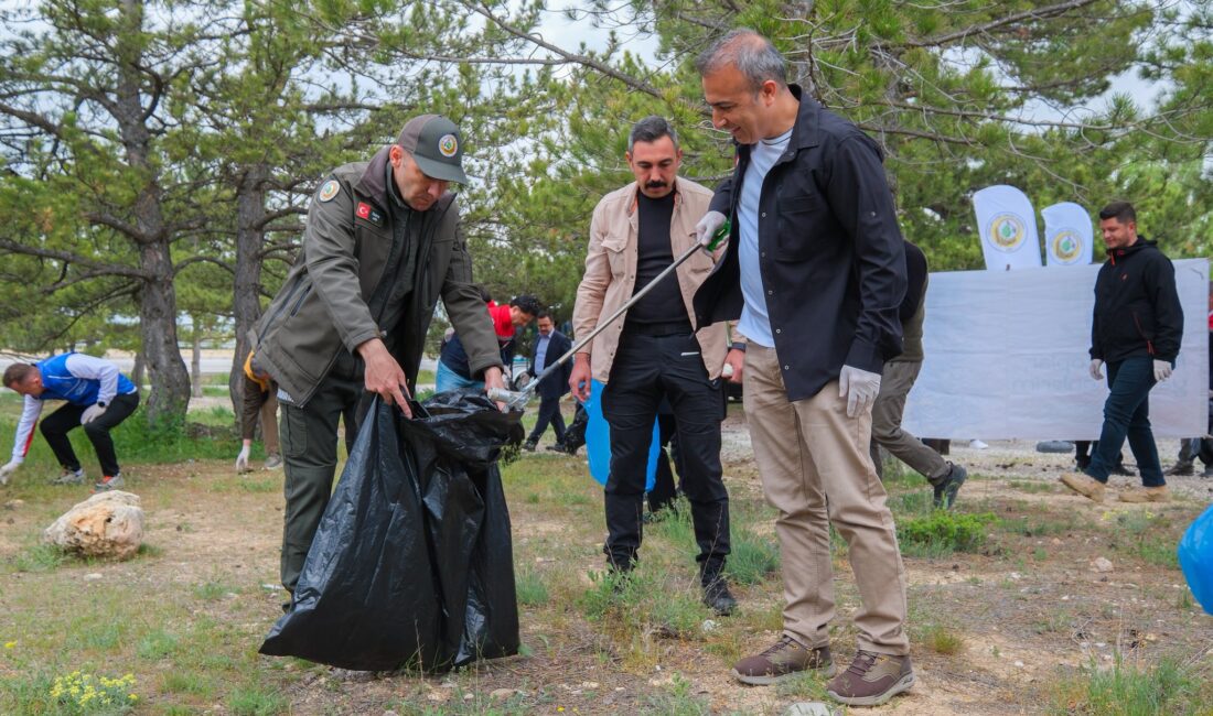 Karaman Valiliği, Çevre Haftası kapsamında ‘Orman Benim’ etkinliğiyle orman yangınlarının