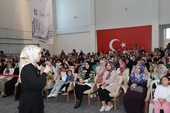 Karaman Belediyesi tarafından düzenlenen 6. Karaman Kitap Günleri etkinliği tüm
