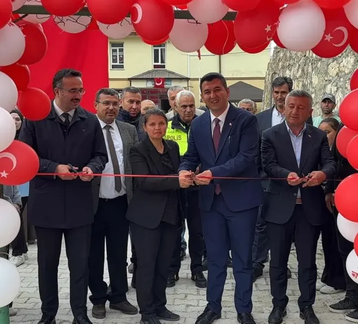 Ermenek’te Ardıçkaya İlk/Ortaokulu tarafından düzenlenen TÜBİTAK 4006 Bilim Fuarı’nın açılışı,
