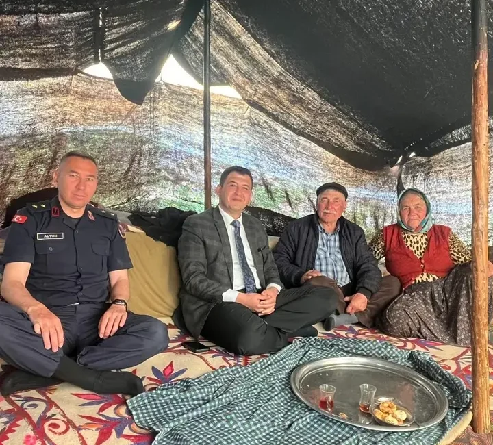 Ermenek Kaymakamı Uğur Muzaffer Çam, İlçe Jandarma Komutanı Mehmet Altun