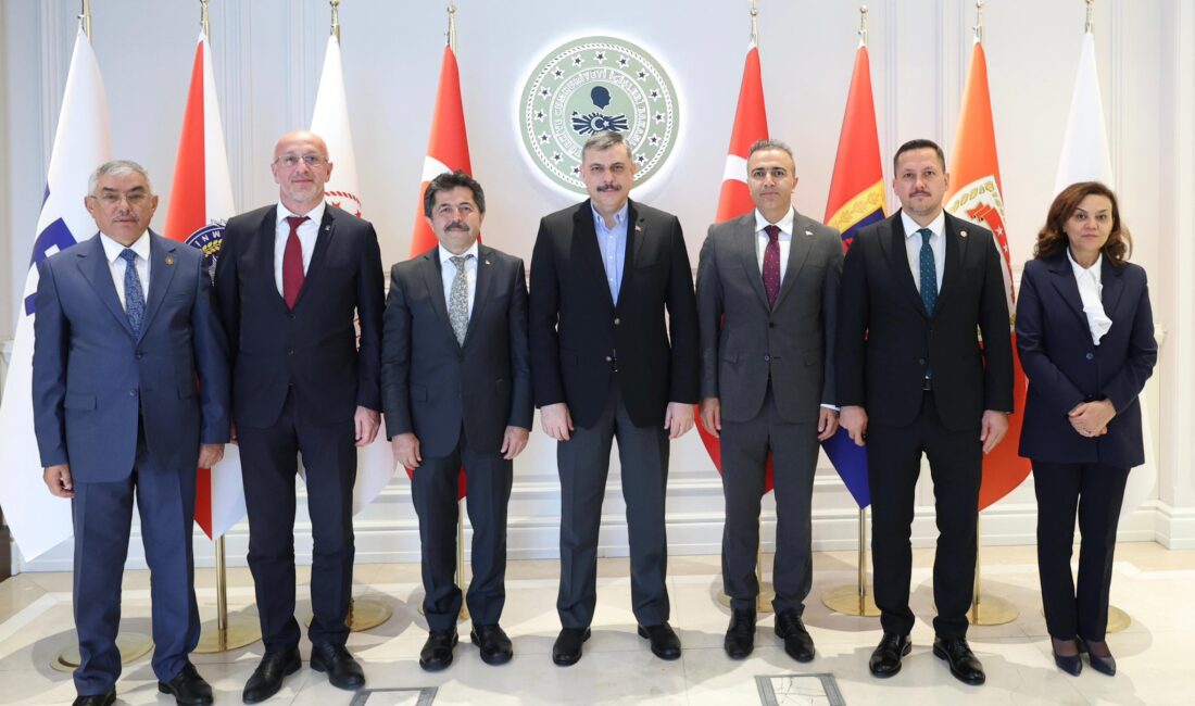 AK Parti Karaman Milletvekili Osman Sağlam, beraberindeki heyetle birlikte İçişleri