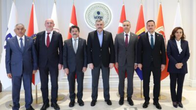 AK Parti Karaman Milletvekili Osman Sağlam, beraberindeki heyetle birlikte İçişleri
