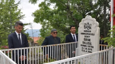 Ermenek Belediyesi, Kurban Bayramı dolayısıyla şehit kabirlerini ziyaret ederek aziz