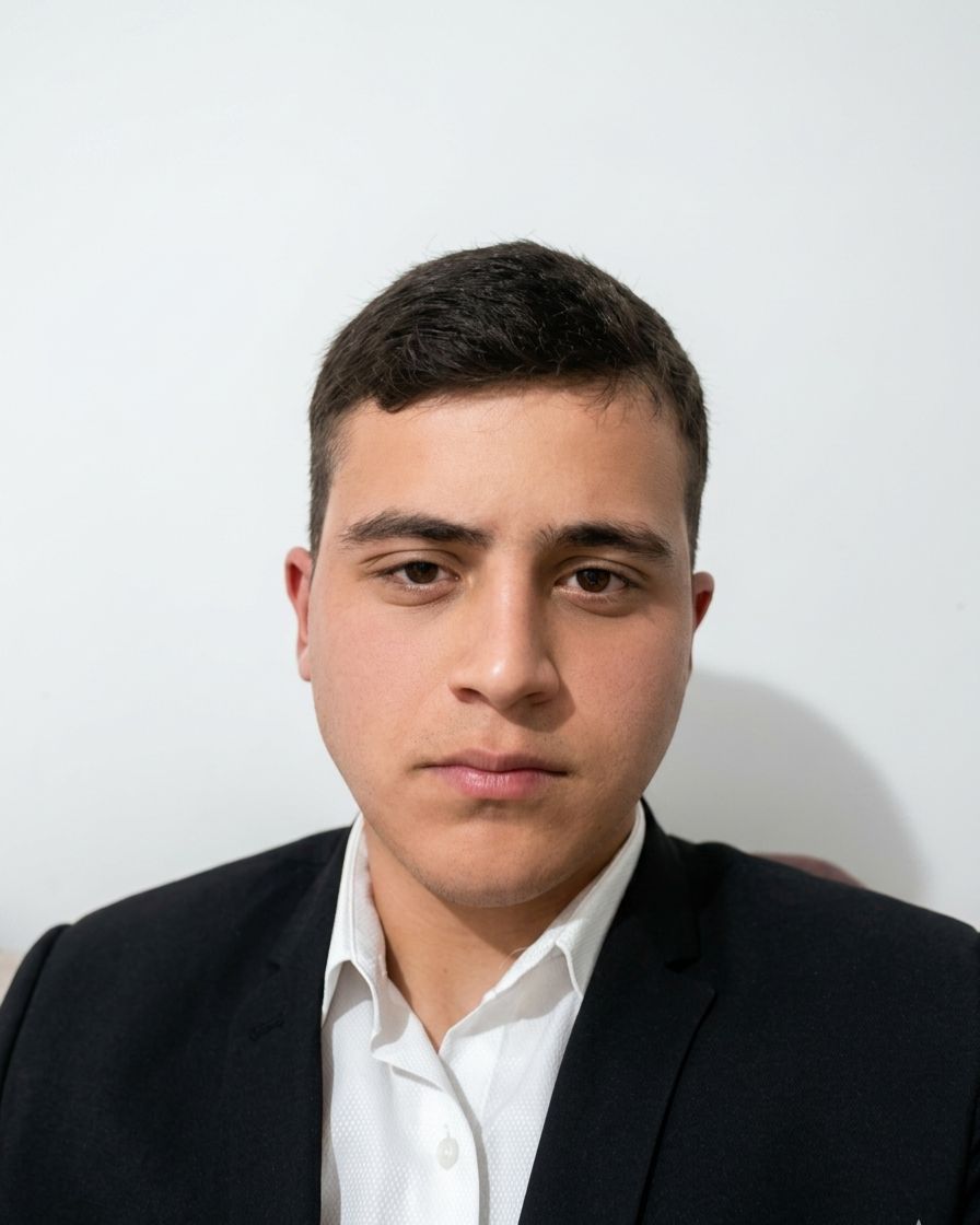 Ömer göçer yazar fotoğrafı