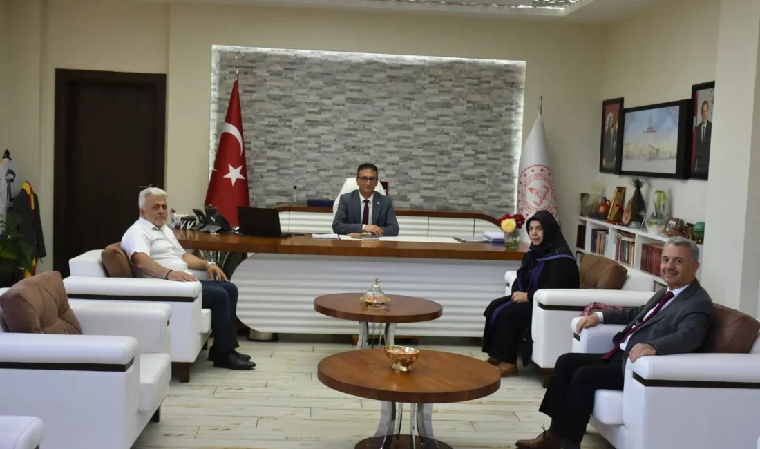 Karaman Öğretmen Akademileri’nin davetlisi olarak Karaman’a gelen Yazar ve Ressam